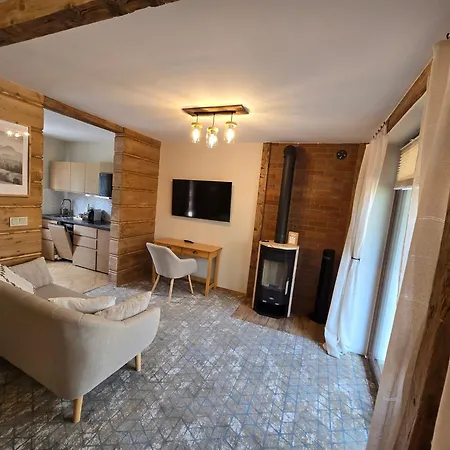Апартаменты Zacisze Pod Reglami & Sauna