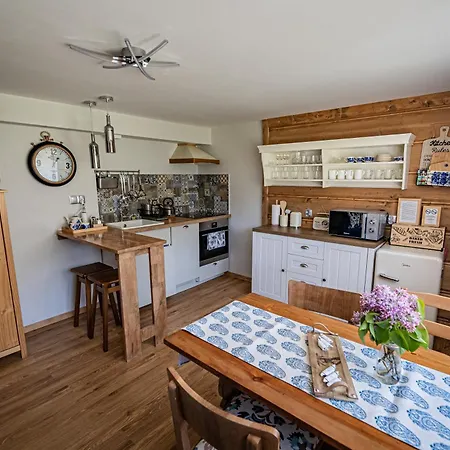 Zacisze Pod Reglami & Sauna Apartmán *